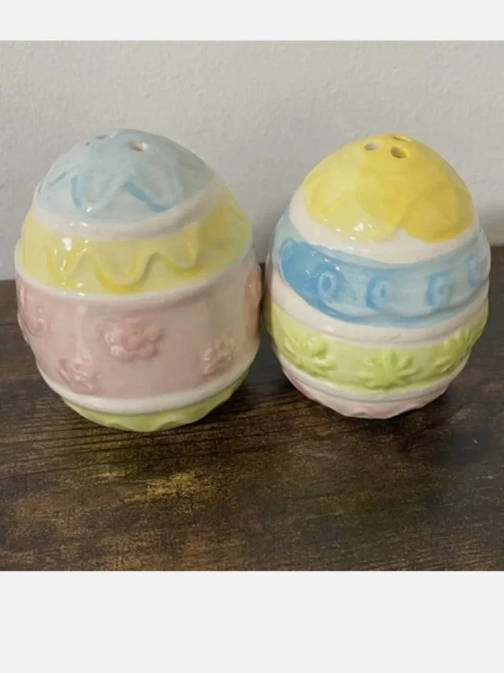 Easter Egg Themed Ceramic Salt and‎ Pepper Shakers | NWT